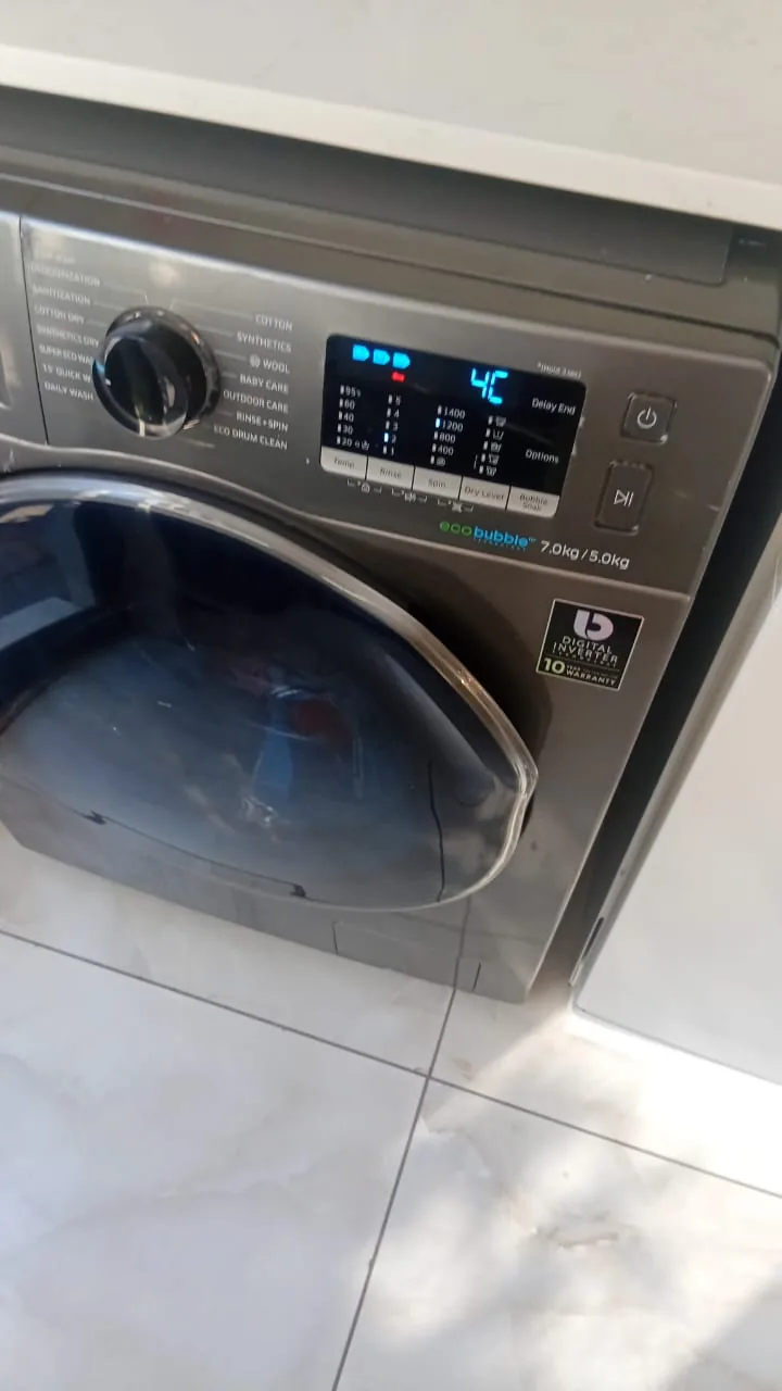Washing machine showing an operating fault